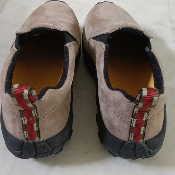 Merrell Women's Tan Suede Slip-On Loafers - Picture 4 of 8